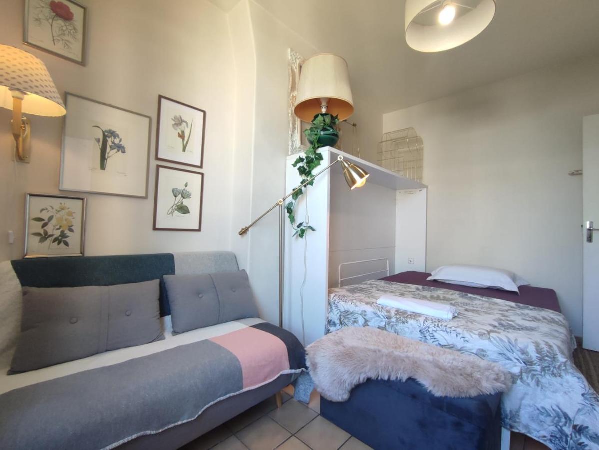 Paris Authentic House Small, Bright And Calm Studio Bilik gambar