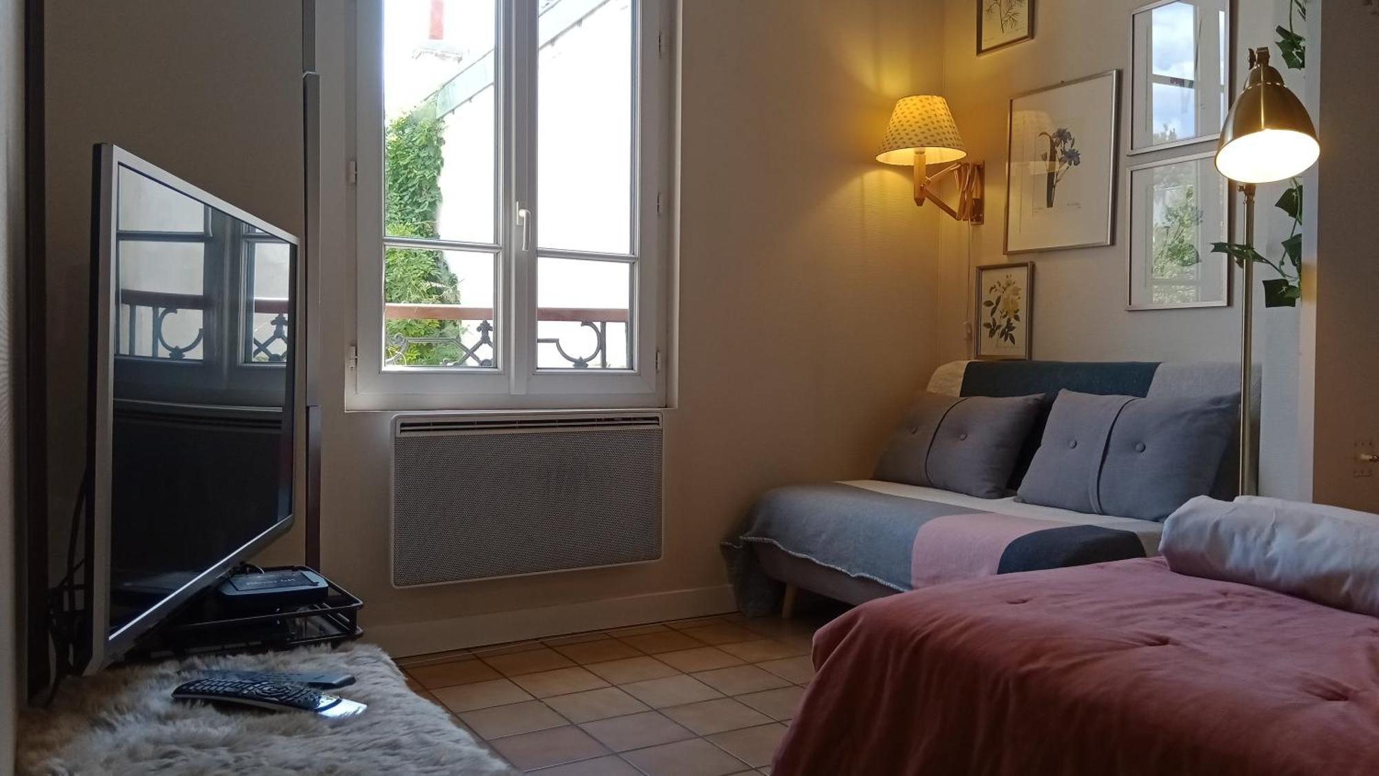 Paris Authentic House Small, Bright And Calm Studio Bilik gambar